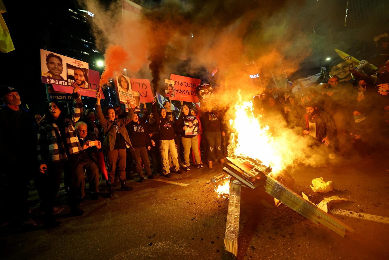 Izrael zneškodnil raketu z Jemenu, protesty opäť požadovali oslobodenie rukojemníkov Izrael zneškodnil raketu z Jemenu, protesty opäť požadovali oslobodenie rukojemníkov