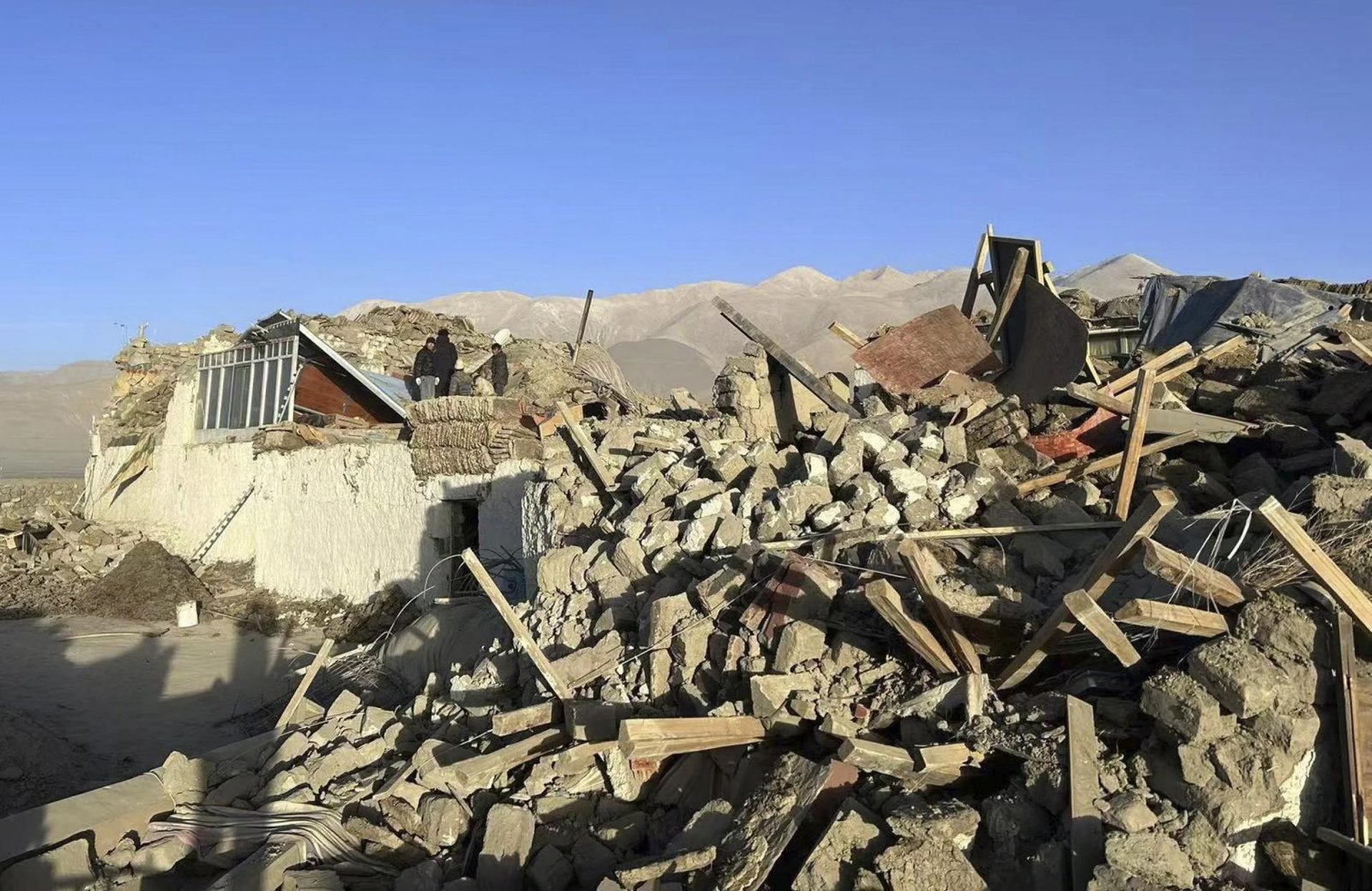 Tibet a Nepál zasiahlo silné zemetrasenie, Čína hlási vyše 50 mŕtvych Tibet a Nepál zasiahlo silné zemetrasenie, Čína hlási vyše 50 mŕtvych