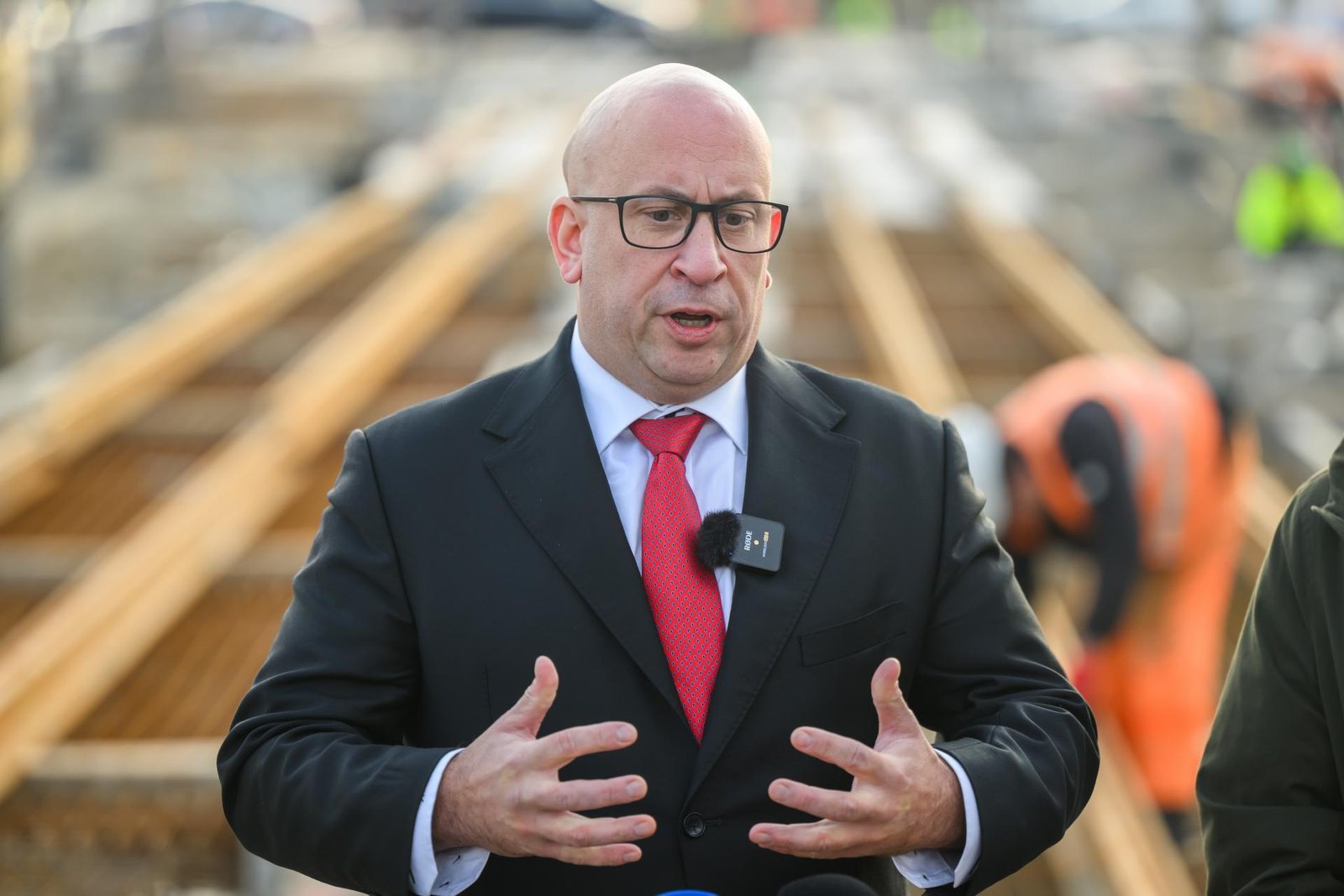 Presun údržby ciest na súkromné firmy môže túto službu predražiť, tvrdí PS. Ministrovi posiela výzvu Presun údržby ciest na súkromné firmy môže túto službu predražiť, tvrdí PS. Ministrovi posiela výzvu