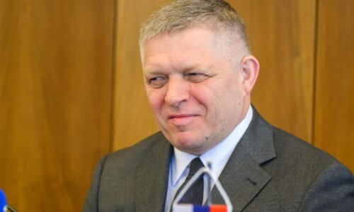 Fico poslal Zelenskému otvorený list. Pozýva ho na Slovensko, chce rokovať o plyne a vzájomných vzťahoch Fico poslal Zelenskému otvorený list. Pozýva ho na Slovensko, chce rokovať o plyne a vzájomných vzťahoch