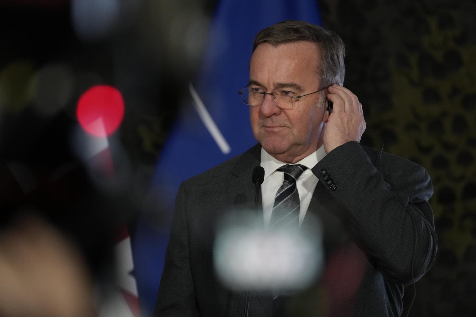 Nemecký minister obrany je v Kyjeve, rokovať chce o ďalšej pomoci Ukrajine Nemecký minister obrany je v Kyjeve, rokovať chce o ďalšej pomoci Ukrajine
