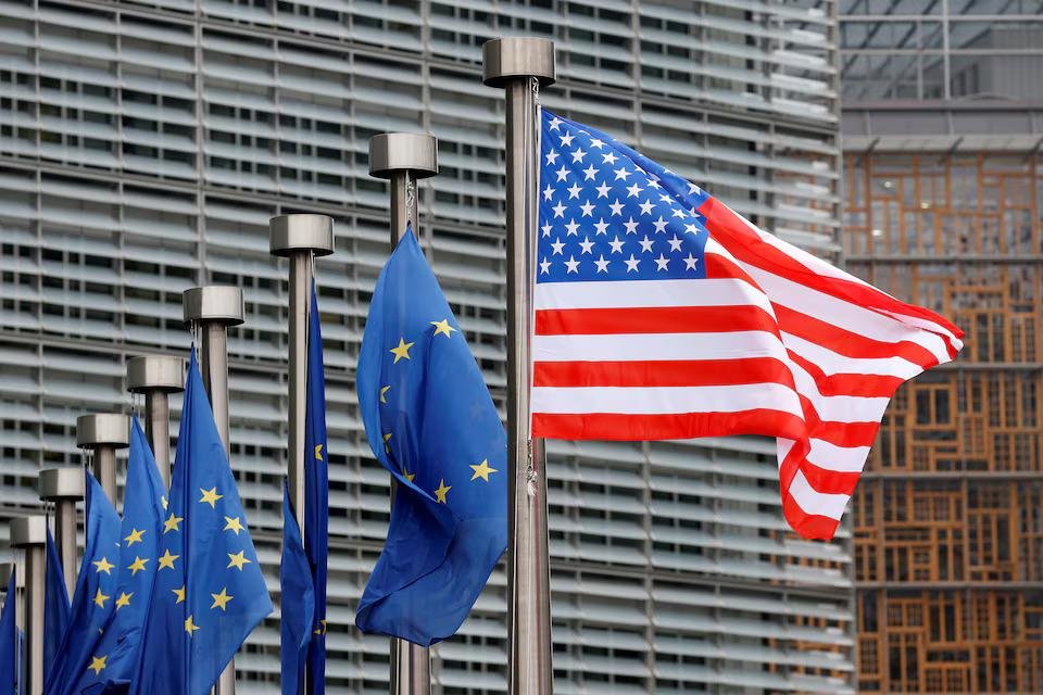 Eurokomisia prehodnocuje vyšetrovanie amerických technologických podnikov. Tie žiadajú Trumpa o podporu Eurokomisia prehodnocuje vyšetrovanie amerických technologických podnikov. Tie žiadajú Trumpa o podporu