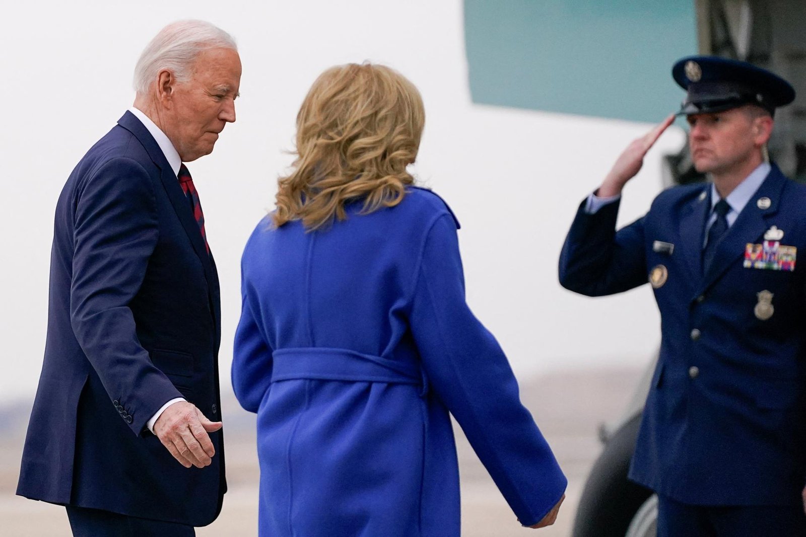 Prezident USA Joe Biden krátko pred svojím odchodom omilostnil päť ľudí, zmiernil tresty ďalším dvom Prezident USA Joe Biden krátko pred svojím odchodom omilostnil päť ľudí, zmiernil tresty ďalším dvom