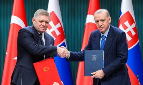 Čo vybavil Fico v Turecku s Erdoganom? Riešili Ukrajinu, Putina, plyn aj zbrane. No dohodu uzavrel Kaliňák Čo vybavil Fico v Turecku s Erdoganom? Riešili Ukrajinu, Putina, plyn aj zbrane. No dohodu uzavrel Kaliňák