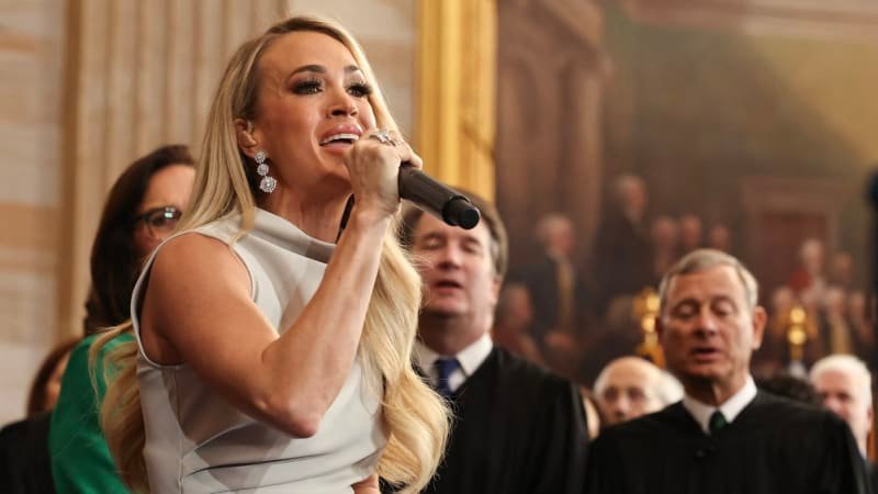 Trapas na Trumpově inauguraci: Po plamenném projevu nastalo dlouhé rozpačité ticho Trapas na Trumpově inauguraci: Po plamenném projevu nastalo dlouhé rozpačité ticho