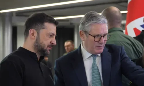 “Rezident” sa opäť urážlivo vyjadril o premiérovi Ficovi. Britom prisľúbil že bude pokračovať vo vojne proti Rusku