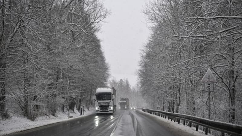 VÝSTRAHA: Silná ledovka pokryje Česko. Obrana neexistuje, experti doporučují jediné řešení VÝSTRAHA: Silná ledovka pokryje Česko. Obrana neexistuje, experti doporučují jediné řešení