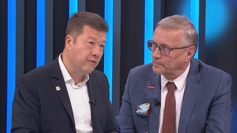 Okamura zvažuje, že se nechá vydat policii. Gratuluji, jste geniální stratég, řekl mu Dvořák Okamura zvažuje, že se nechá vydat policii. Gratuluji, jste geniální stratég, řekl mu Dvořák