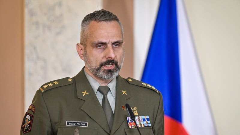 GLOSA: Foltýn píše poslancům, co mají říkat aneb Spasí demokracii komunikační karty? GLOSA: Foltýn píše poslancům, co mají říkat aneb Spasí demokracii komunikační karty?