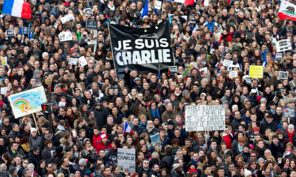 Den slz a hrůzy. Před 10 lety zemřelo při útoku na Charlie Hebdo 12 lidí. Jak to změnilo Francii? Den slz a hrůzy. Před 10 lety zemřelo při útoku na Charlie Hebdo 12 lidí. Jak to změnilo Francii?