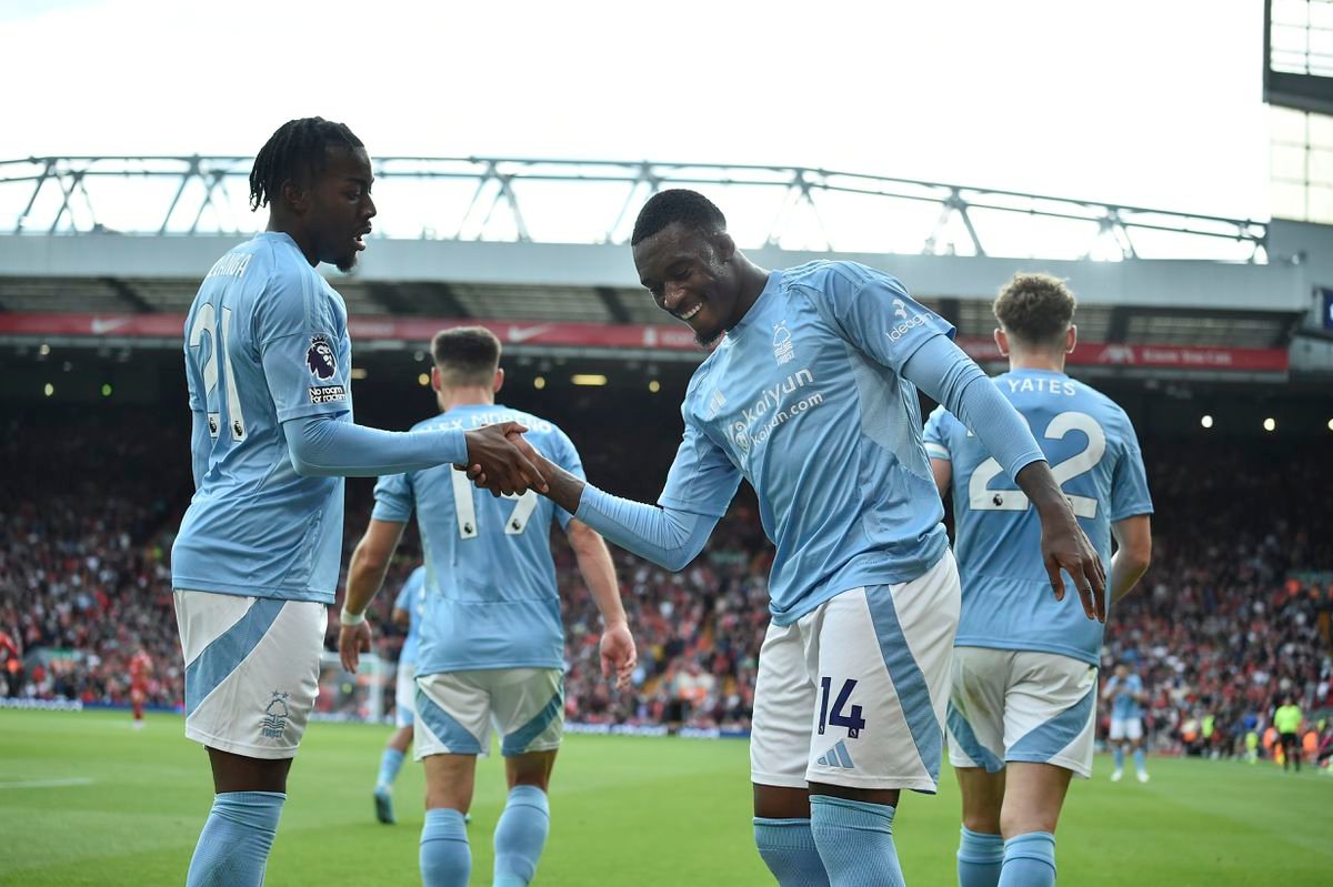 Nottingham potvrdil výbornú formu. V tabuľke sa dotiahol na Arsenal