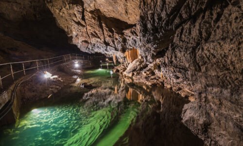 Jaskyne na Slovensku, ktoré by ste rozhodne mali navštíviť