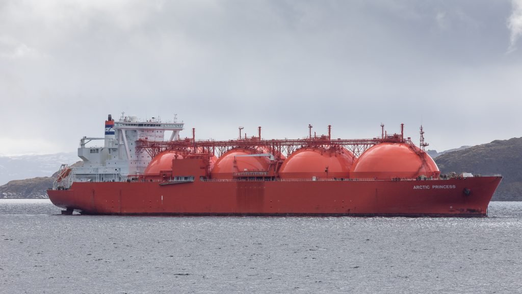 Dovoz ruského LNG do Európy láme rekordy, desať štátov ho chce zastaviť Dovoz ruského LNG do Európy láme rekordy, desať štátov ho chce zastaviť