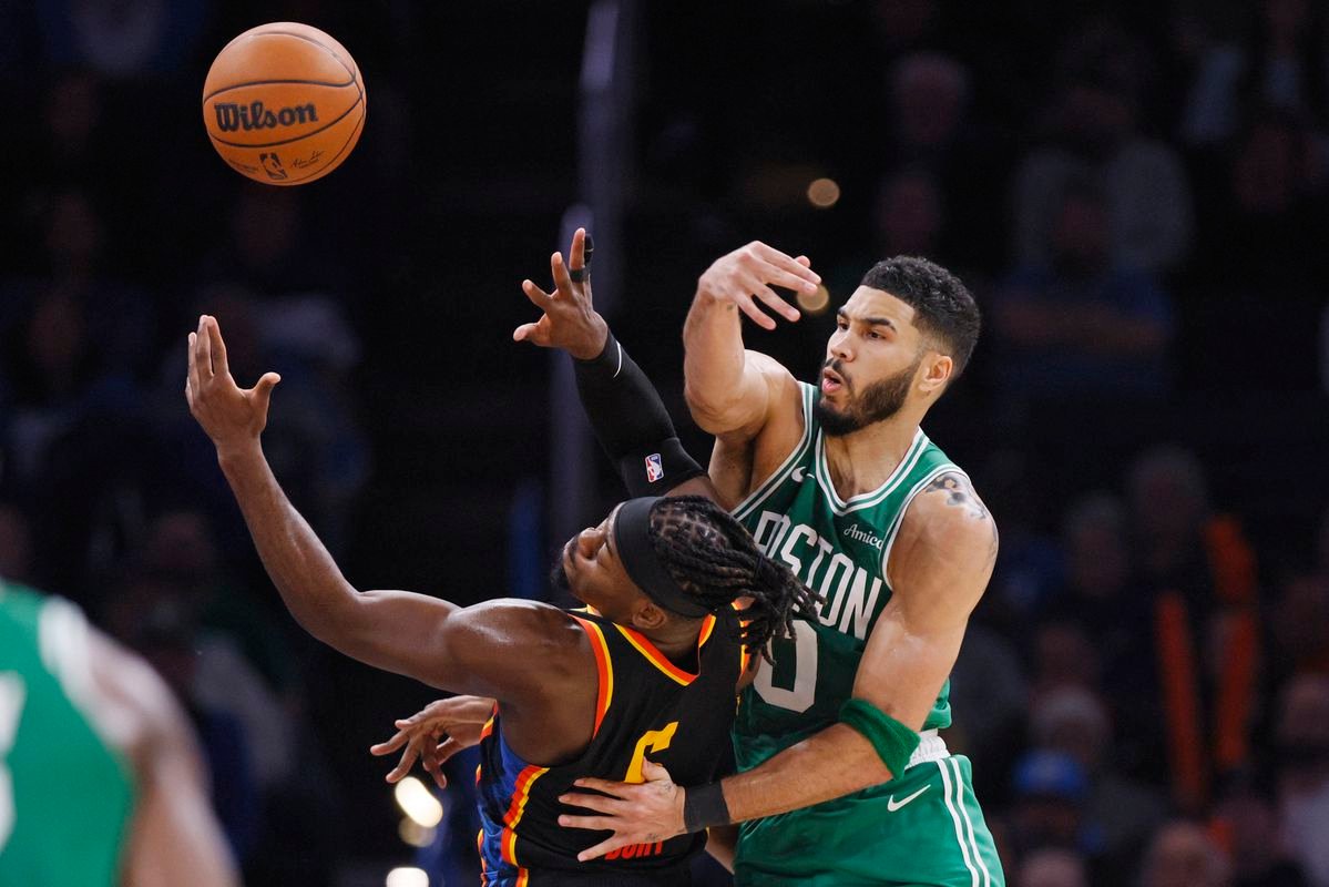 VIDEO Oklahoma zdolala obhajcu titulu a vytvorila nový rekord. Cavaliers natiahli víťaznú sériu