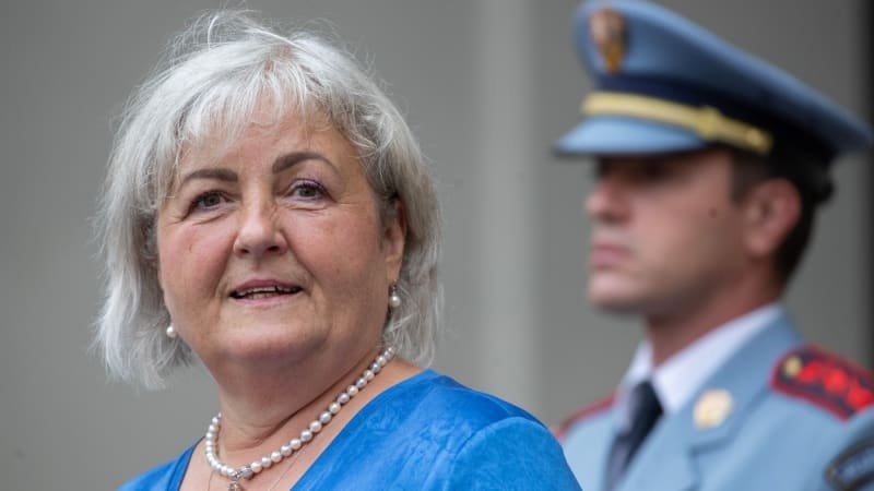 Vohralíková již nebydlí v kancléřském bytě těsně u Hradu. Zůstala tam i po konci ve funkci Vohralíková již nebydlí v kancléřském bytě těsně u Hradu. Zůstala tam i po konci ve funkci