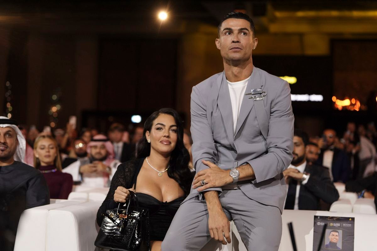 Neuveriteľné detaily nového kontraktu Cristiana Ronalda. Za jeden deň má luxusný byt v Bratislave