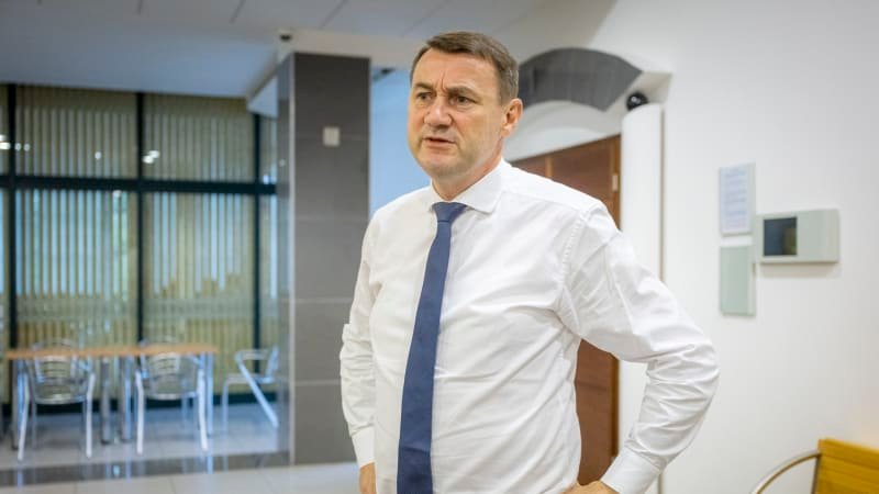 Půtovi hrozí až 3,5 roku vězení. Návrh trestu v korupční kauze předložil státní zástupce soudu Půtovi hrozí až 3,5 roku vězení. Návrh trestu v korupční kauze předložil státní zástupce soudu