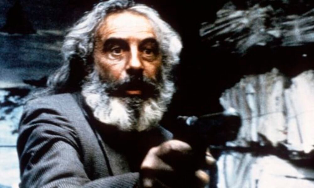 Zemřel ikonický herec Emilio Echevarría. Zářil ve filmu Amores Perros i slavné bondovce