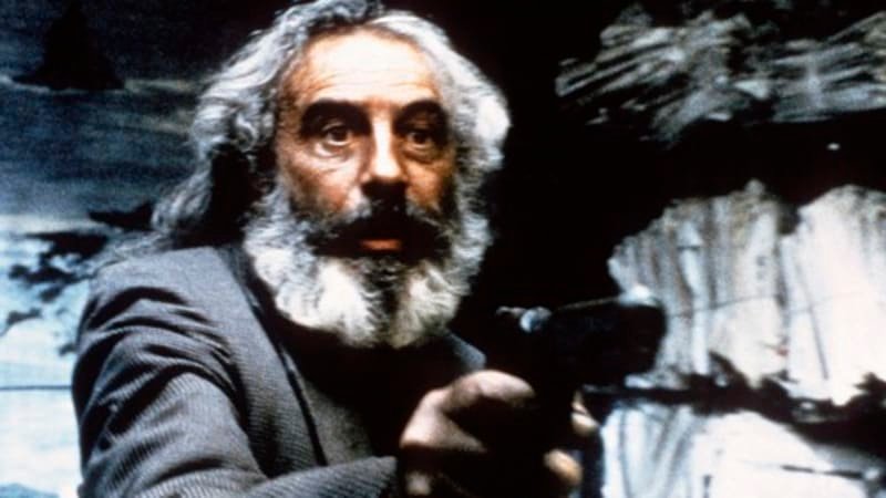 Zemřel ikonický herec Emilio Echevarría. Zářil ve filmu Amores Perros i slavné bondovce