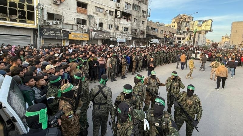 Příměří mezi Izraelem a hnutím Hamás: Červený kříž v Gaze přebírá první rukojmí