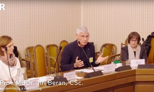 VIDEO: Vakcinológ a epidemiológ prof. MUDr. Beran vyzval ministerstvo zdravotnictví ČR k ukončení doporučení očkování dětí proti Covidu-19.