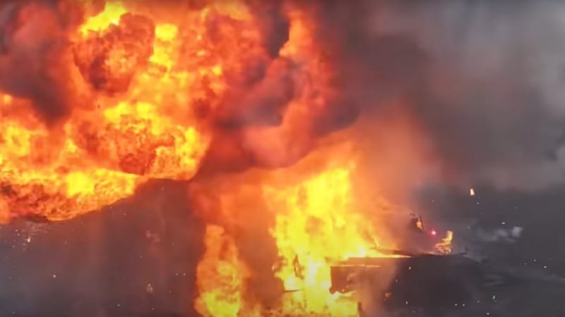 Záběry mohutných explozí u Pokrovsku: Ukrajinci udělali z ruských tanků hromadu šrotu Záběry mohutných explozí u Pokrovsku: Ukrajinci udělali z ruských tanků hromadu šrotu