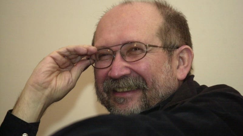 Zemřel Petr Zikmund. Na kontě má mnoho oblíbených seriálů i úspěšné filmy Zemřel Petr Zikmund. Na kontě má mnoho oblíbených seriálů i úspěšné filmy