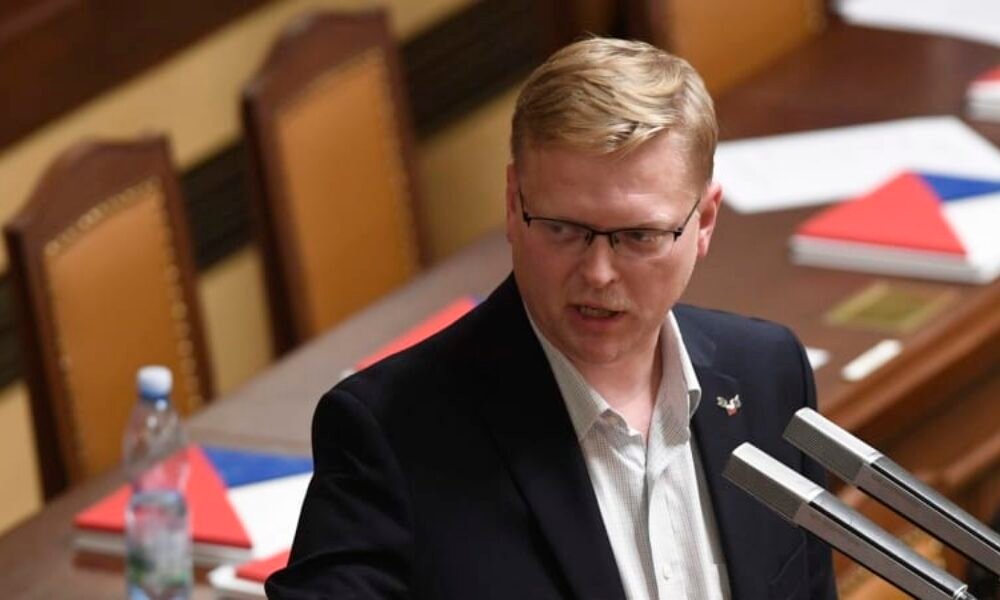 Řada poslanců už nebude kandidovat. Obstrukce jim znemožňují vést normální život, vysvětlují