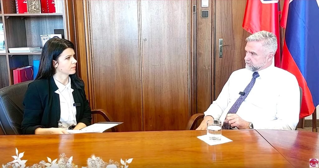 Podpredseda parlamentu Tibor Gašpar o snahe destabilizovať Slovensko cez vplyvové operácie a pokusy o prevrat, o šírení nenávisti v spoločnosti opozíciou cez podsúvanie klamstiev slovenskej verejnosti, že Slovensko sa odkláňa od EÚ a NATO…