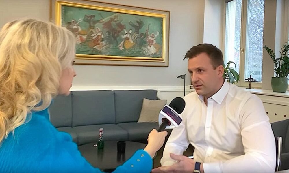 VIDEO: Šéf Úradu vlády Juraj Gedra o návšteve premiéra Roberta Fica v Rusku, o odvetných krokoch Slovenska voči Ukrajine po zastavení tranzitu plynu cez Slovensko VIDEO: Šéf Úradu vlády Juraj Gedra o návšteve premiéra Roberta Fica v Rusku, o odvetných krokoch Slovenska voči Ukrajine po zastavení tranzitu plynu cez Slovensko