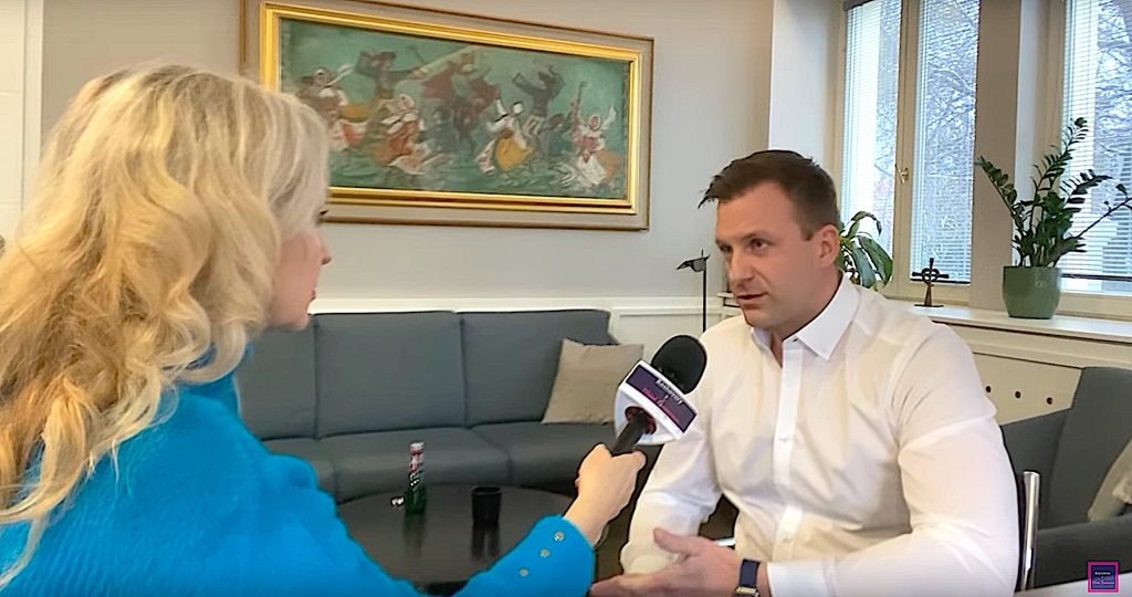 VIDEO: Šéf Úradu vlády Juraj Gedra o návšteve premiéra Roberta Fica v Rusku, o odvetných krokoch Slovenska voči Ukrajine po zastavení tranzitu plynu cez Slovensko VIDEO: Šéf Úradu vlády Juraj Gedra o návšteve premiéra Roberta Fica v Rusku, o odvetných krokoch Slovenska voči Ukrajine po zastavení tranzitu plynu cez Slovensko