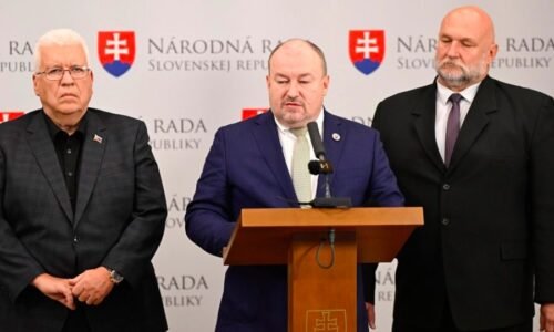 Huliak dal Ficovi ultimátum. Ak chce vládna koalícia hlasy od neho, Ľuptáka a Ševčíka, do konca januára má poriešiť ich požiadavky