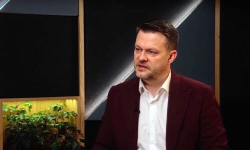 Vylúčený poslanec strany Hlas – Samuel “Sláva Ukrajine” Migaľ v rozhovore pre stranícky denník Progresívneho Slovenska odmietol tvrdenia, že vydiera koalíciu. Pellegrini podľa neho naďalej riadi Hlas prostredníctvom Druckera