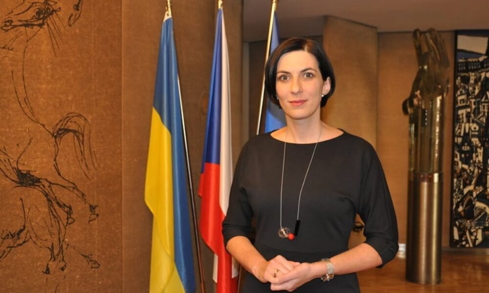 Pekarová varuje před ovlivněním voleb. Lidé se obávají, že je zruší, když „nedopadnou“