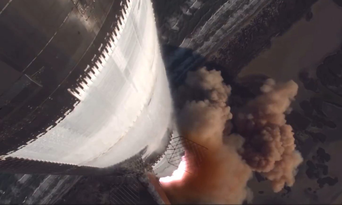 Video: Ďalšia Muskova vesmírna loď SpaceX Starship počas testovacieho letu explodovala