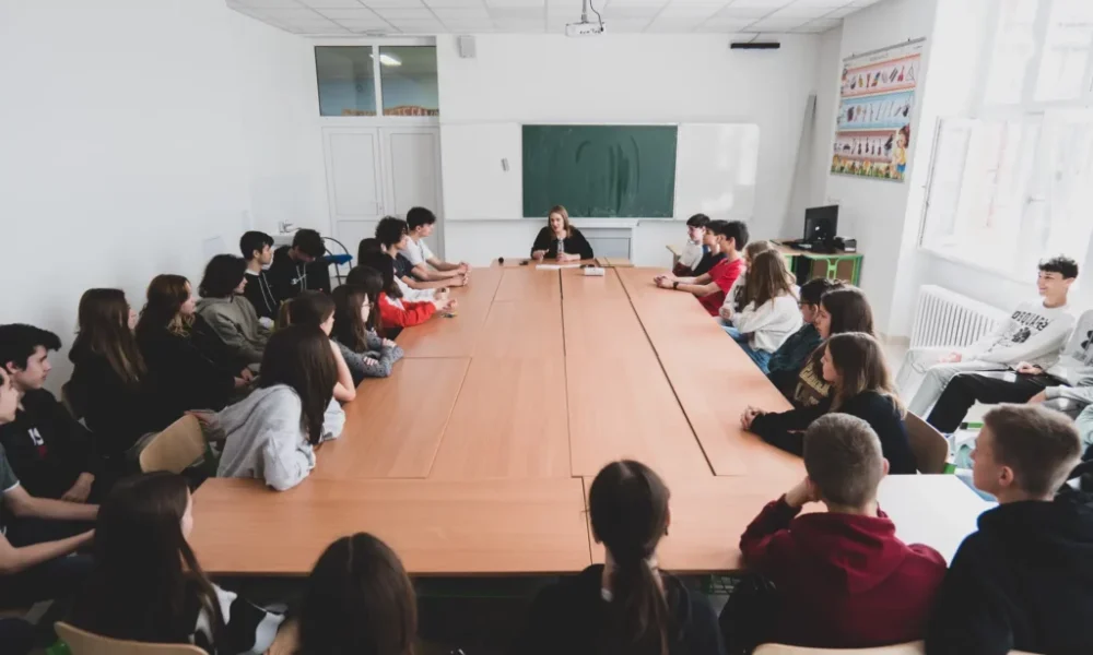Divadlo Ludus prináša odvážnu a myšlienkovo bohatú inscenáciu pre stredné školy Naše šaty!