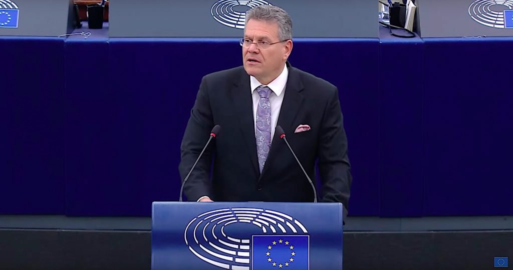 Šefčovič po nástupe Trumpa upozornil europoslancov, že EÚ a USA sú ekonomicky prepojené a mali by spolupracovať na všetkých úrovniach: „Dodávateľské reťazce sa tiahnu na oboch stranách Atlantiku. EÚ a USA majú najväčší bilaterálny obchodný a investičný vzťah na svete,“ vyhlásil eurokomisár pre obchod a hospodársku bezpečnosť