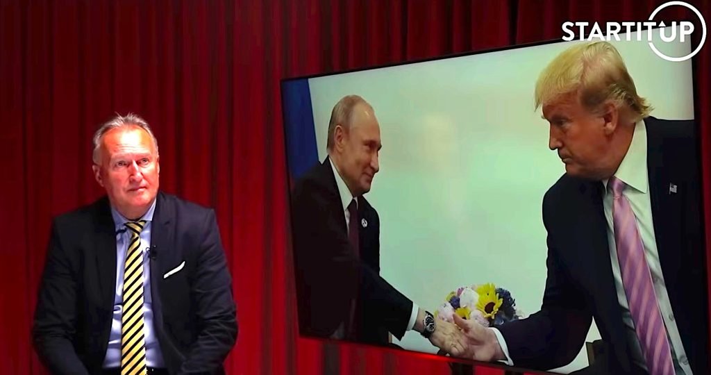 „Ak je rozhodnuté, že Donald Trump príde na Slovensko, agenti americkej tajnej služby sú už teraz v našej krajine. Možná návšteva ruského, ukrajinského a amerického prezidenta u nás by znamenala nevídané nasadenie bezpečnostných zložiek,“ vyhlásil bývalý šéf Úradu pre ochranu ústavných činiteľov Juraj Zábojník „Ak je rozhodnuté, že Donald Trump príde na Slovensko, agenti americkej tajnej služby sú už teraz v našej krajine. Možná návšteva ruského, ukrajinského a amerického prezidenta u nás by znamenala nevídané nasadenie bezpečnostných zložiek,“ vyhlásil bývalý šéf Úradu pre ochranu ústavných činiteľov Juraj Zábojník