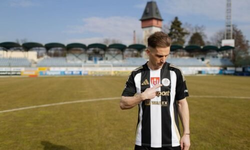 Dve červené a prehra. Peter Pekarík už vie, aké je to hrať za České Budějovice