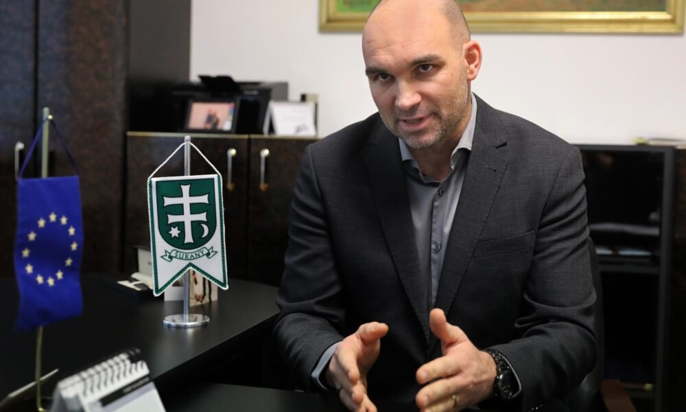 Agresivita a vyhrážky. Nenávisť pri baterkárni prekročila všetky červené čiary, vraví primátor Šurian