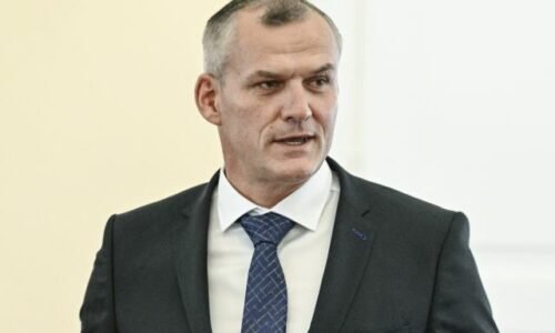 305604_malatinec-640x420.jpg Malatinec vystúpil z poslaneckého klubu strany Hlas-SD a pridal sa k huliakovcom