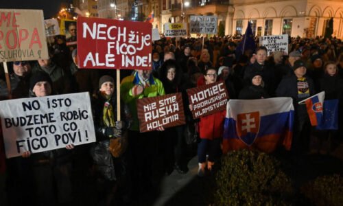 Účasť a vyjadrenie názoru na demonštráciách je legitímne. Hlavná téma protestov však podľa ministra práce neexistuje