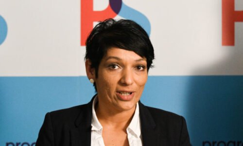 318544_03-640x420.jpg Bihariová: Voliči Smeru sú nespokojní, pretože im nesplnili nič z toho, čo sľúbili. Z Fica je premiér zemegule v role youtubera