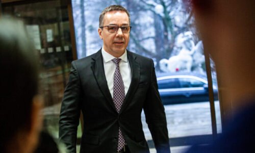 319381_6791fccbd77f3600297352-640x420.jpg Hlas je podľa Erika Tomáša ochotný diskutovať o strate jedného ministerstva, nemusí však ísť o rezort z vlády