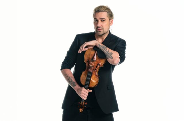 325985_david_garrett_0537_ben-wolf_universal-music-640x420.jpg Na svoju bezchybnú techniku som hrdý, je za ňou disciplína a dril. Dostala ma až do Guinessovej knihy rekordov, hovorí huslista David Garrett
