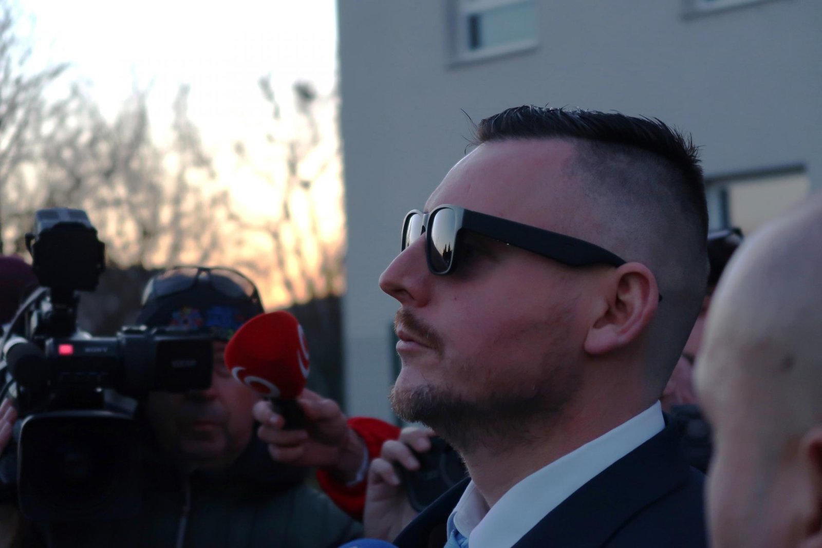 Bombic deň pred rozhodnutím napadol senát Najvyššieho súdu. Prekáža mu aj napojenie jeho predsedu na SaS Bombic deň pred rozhodnutím napadol senát Najvyššieho súdu. Prekáža mu aj napojenie jeho predsedu na SaS