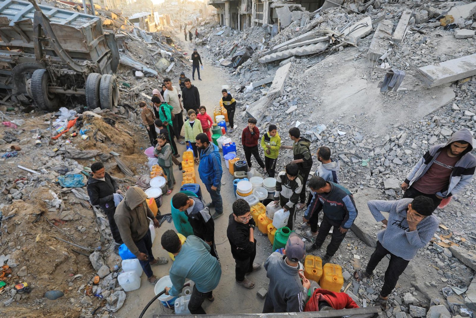 Šéf OSN po Trumpovom pláne na vysídlenie Gazy varuje pred čistkami, chce dva štáty Šéf OSN po Trumpovom pláne na vysídlenie Gazy varuje pred čistkami, chce dva štáty