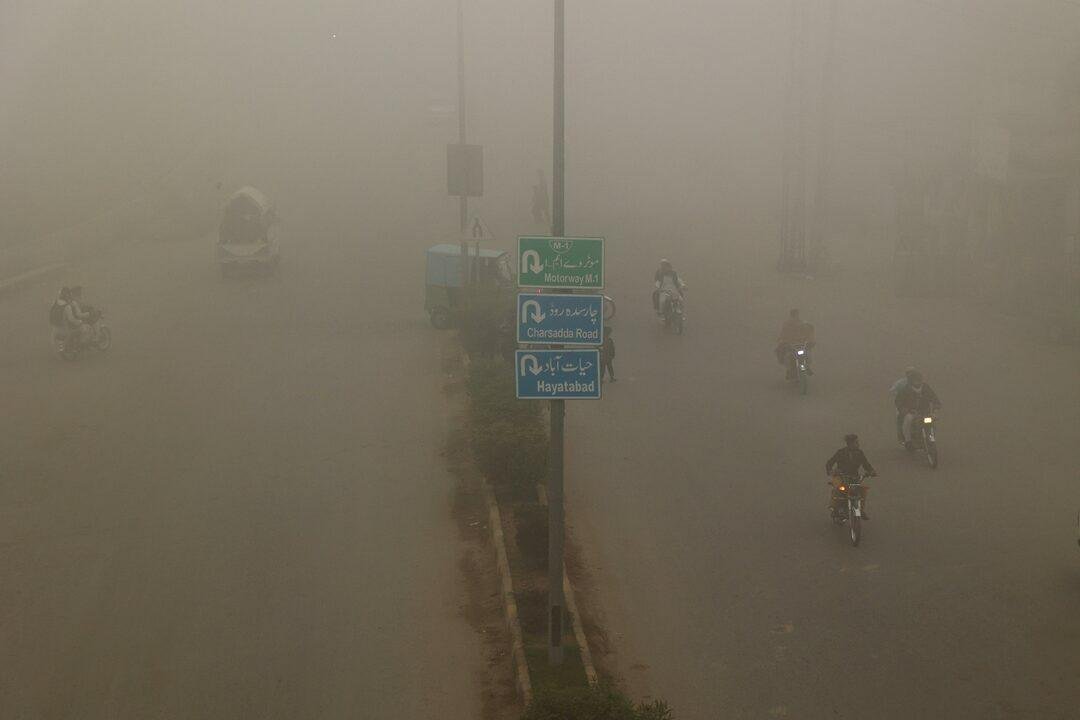 Pakistanskí žiaci pre horúčavy a smog vymeškali takmer 100 dní vyučovania Pakistanskí žiaci pre horúčavy a smog vymeškali takmer 100 dní vyučovania