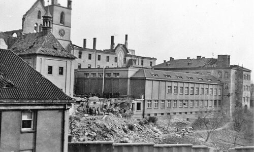Navigačný omyl spôsobil pohromu. Spojenecké lietadlá mierili na Drážďany, zbombardovali však Prahu
