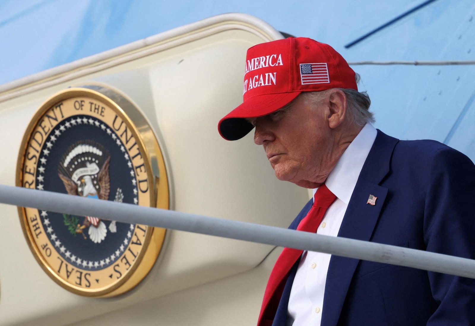 Trump vyčíslil, ako tvrdo udrie aj na slovenskú ekonomiku. Kľúčovú sadzbu zdvihne až desaťnásobne Trump vyčíslil, ako tvrdo udrie aj na slovenskú ekonomiku. Kľúčovú sadzbu zdvihne až desaťnásobne